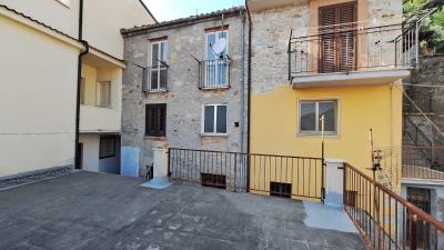 6c87a5bb-830a-4aad-8561-b2036fe10542