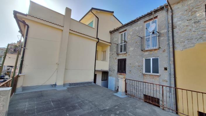 Image No.4-1 Bed Townhouse for sale