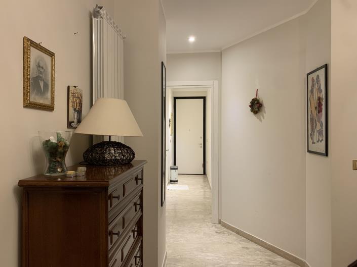 Image No.8-2 Bed Townhouse for sale