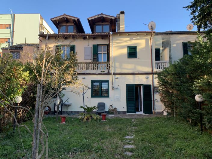 Image No.35-2 Bed Townhouse for sale