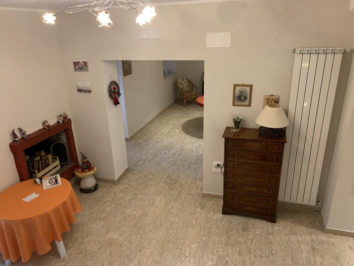 Image No.6-2 Bed Townhouse for sale