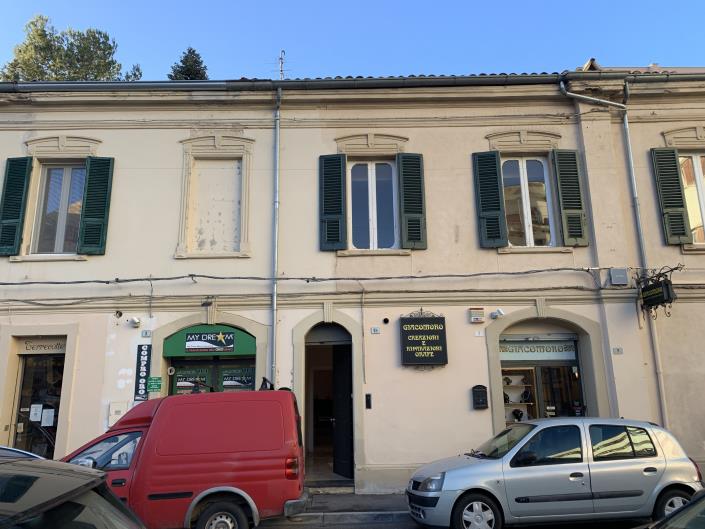 Image No.36-2 Bed Townhouse for sale