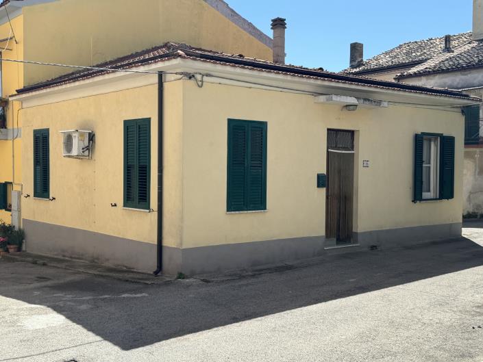 Image No.29-1 Bed Townhouse for sale