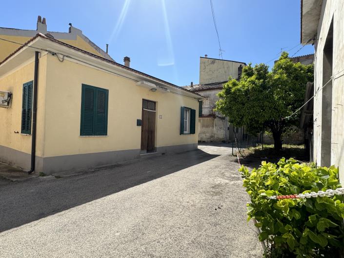 Image No.31-1 Bed Townhouse for sale