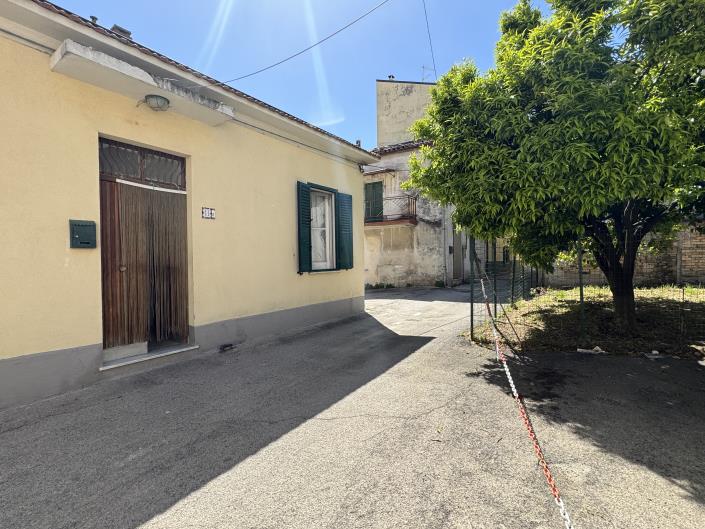 Image No.32-1 Bed Townhouse for sale