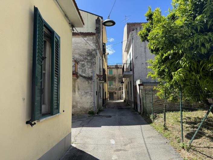 Image No.40-1 Bed Townhouse for sale