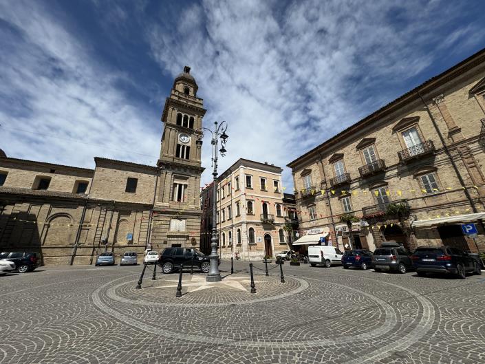 Image No.48-1 Bed Townhouse for sale