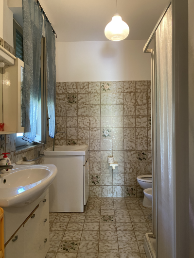 Image No.10-3 Bed Property for sale