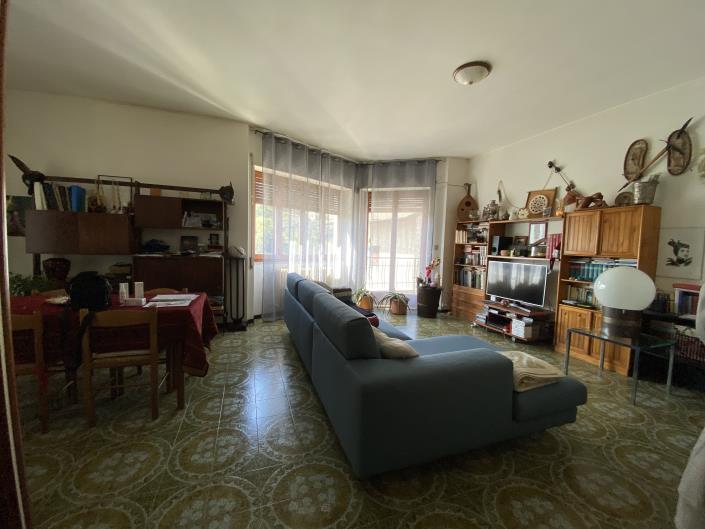 Image No.8-3 Bed Apartment for sale