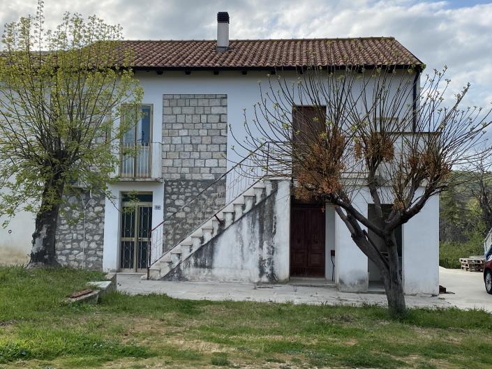 Image No.1-4 Bed Country House for sale