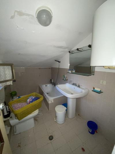 Image No.33-2 Bed Country House for sale