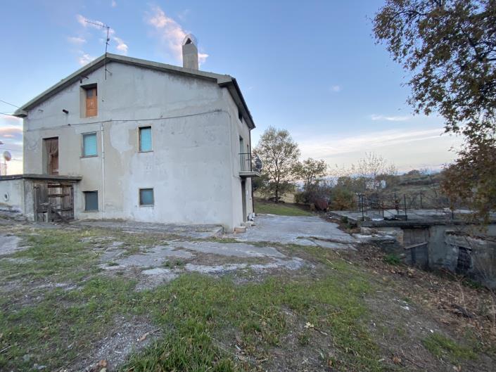 Image No.5-2 Bed Country House for sale