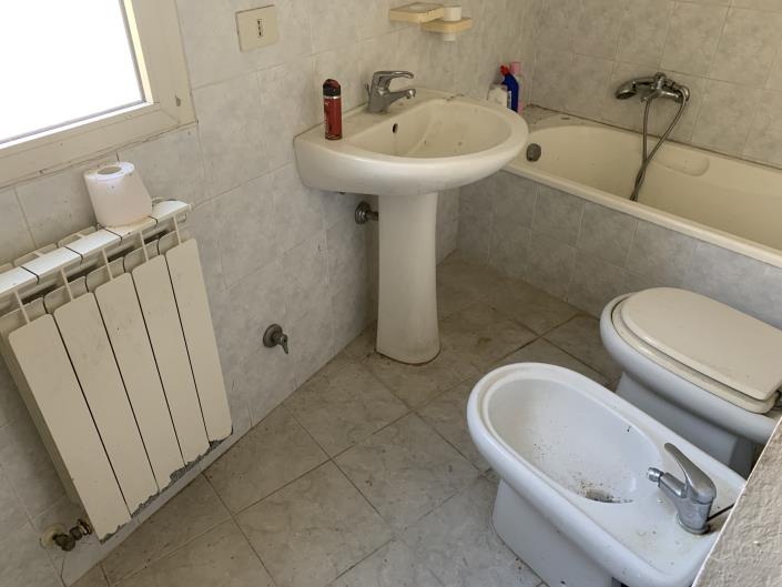 Image No.10-2 Bed House for sale