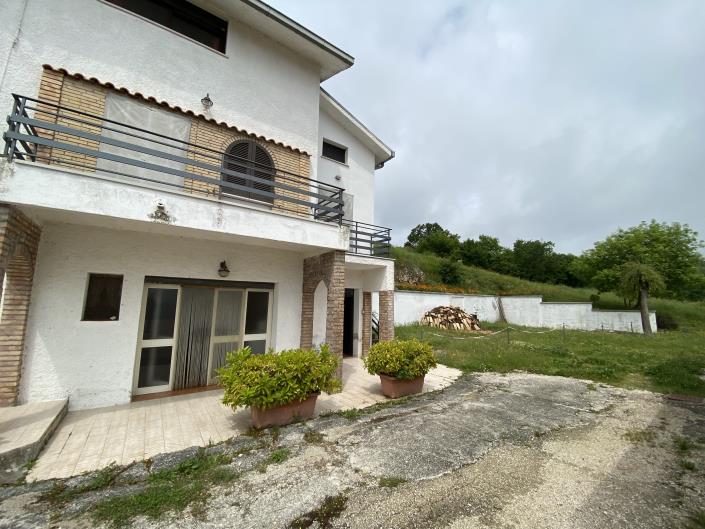 Image No.2-3 Bed House for sale