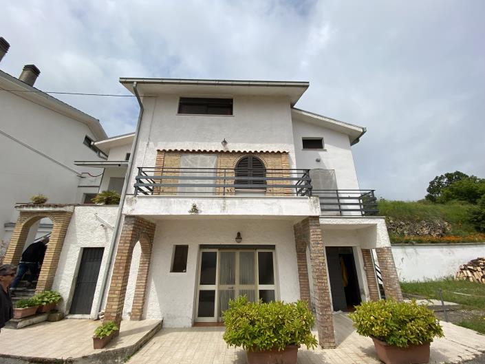 Image No.1-3 Bed House for sale