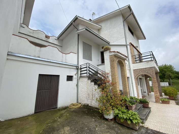 Image No.21-3 Bed House for sale