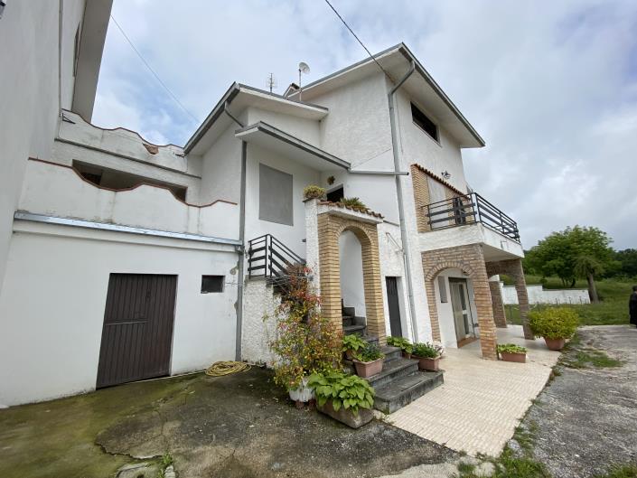 Image No.22-3 Bed House for sale