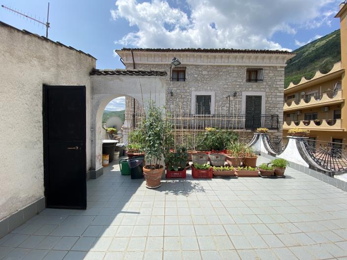 Image No.1-1 Bed Townhouse for sale