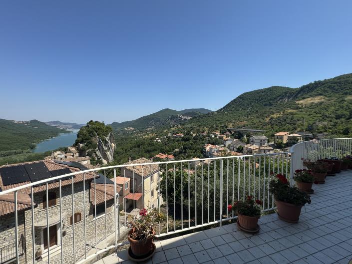 Image No.44-5 Bed Villa / Detached for sale