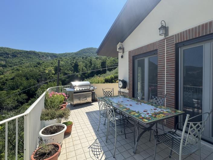 Image No.45-5 Bed Villa / Detached for sale