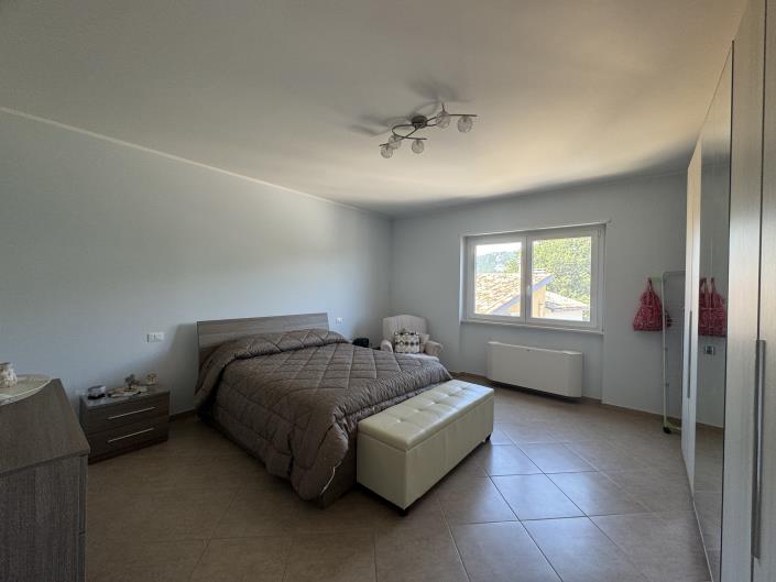 Image No.9-5 Bed Villa / Detached for sale