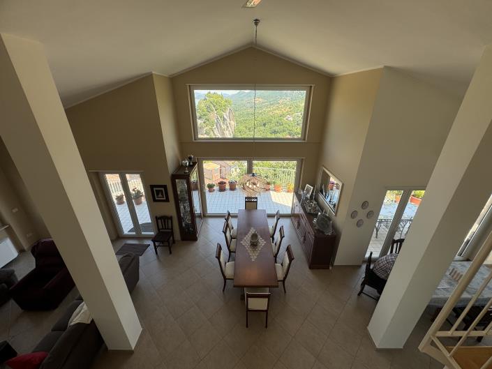 Image No.19-5 Bed Villa / Detached for sale