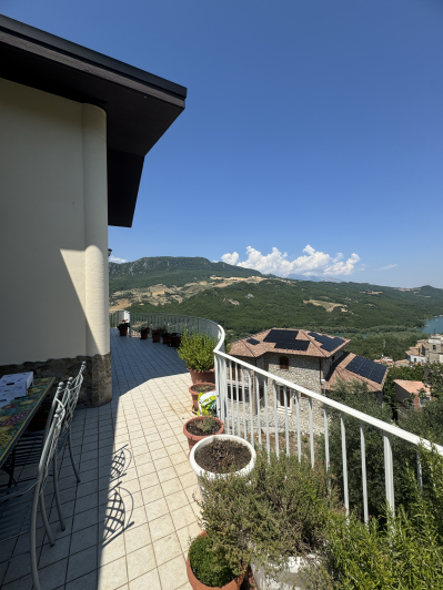 Image No.57-5 Bed Villa / Detached for sale