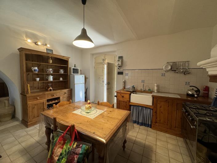 Image No.6-3 Bed House for sale