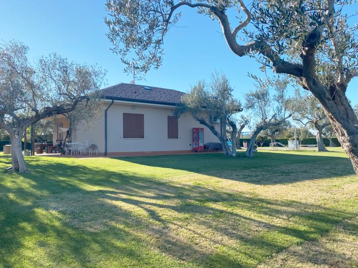 Image No.29-2 Bed Villa / Detached for sale