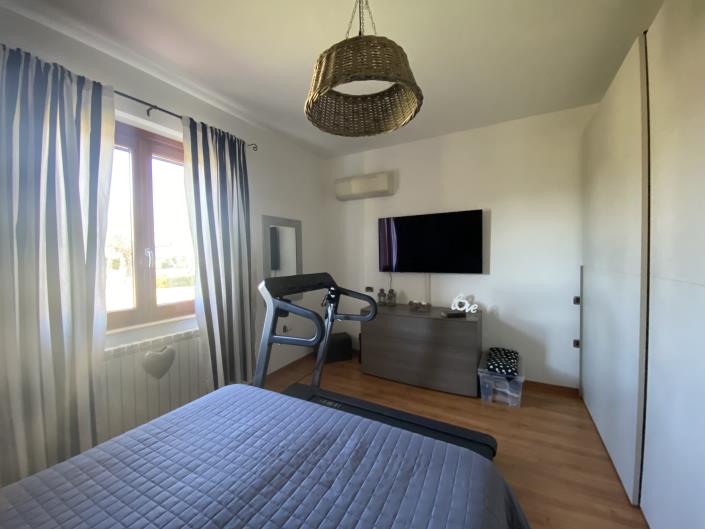 Image No.10-2 Bed Villa / Detached for sale