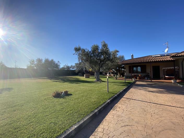 Image No.49-2 Bed Villa / Detached for sale