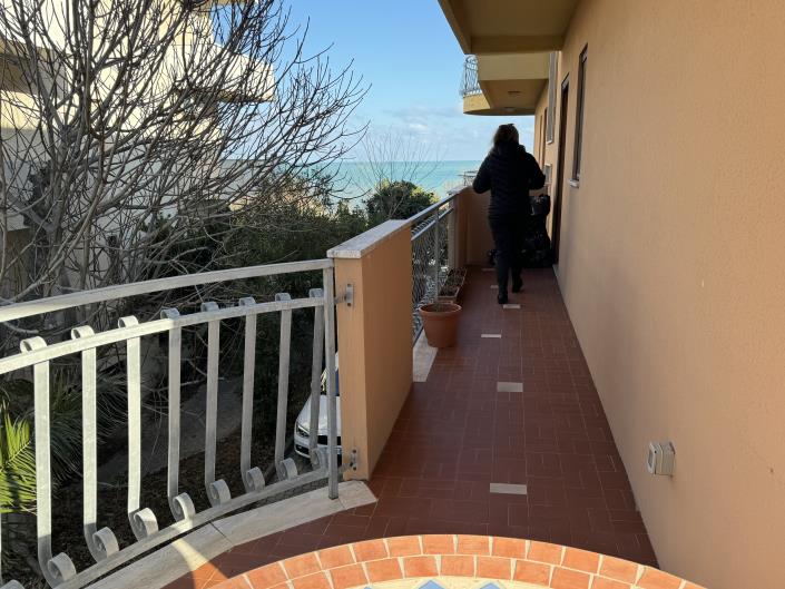 Image No.20-2 Bed Apartment for sale