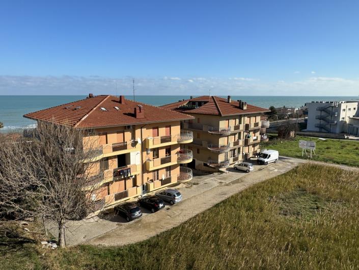 Image No.40-2 Bed Apartment for sale