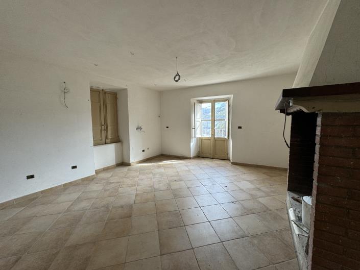 Image No.8-3 Bed Country House for sale