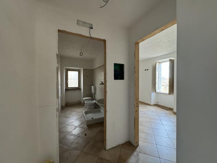 Image No.40-3 Bed Country House for sale