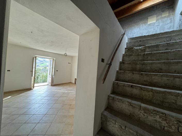 Image No.41-3 Bed Country House for sale