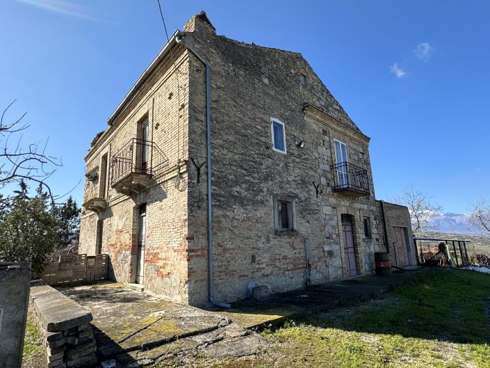 Image No.2-6 Bed Farmhouse for sale