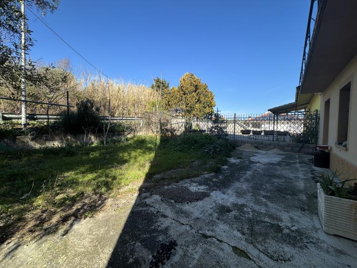 Image No.6-3 Bed House for sale