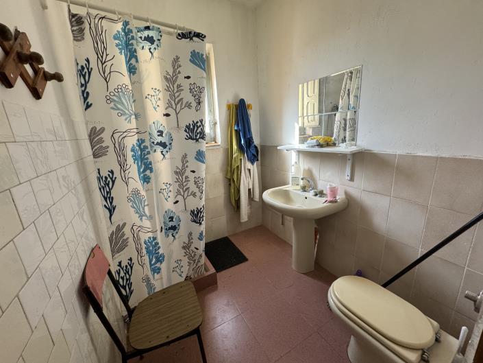 Image No.19-3 Bed House for sale