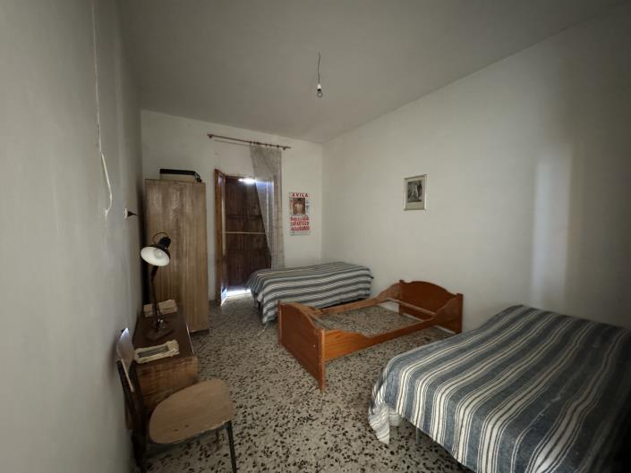 Image No.22-3 Bed House for sale