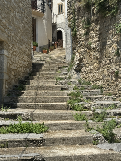 Image No.48-2 Bed Townhouse for sale