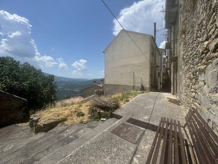 Image No.31-2 Bed Townhouse for sale