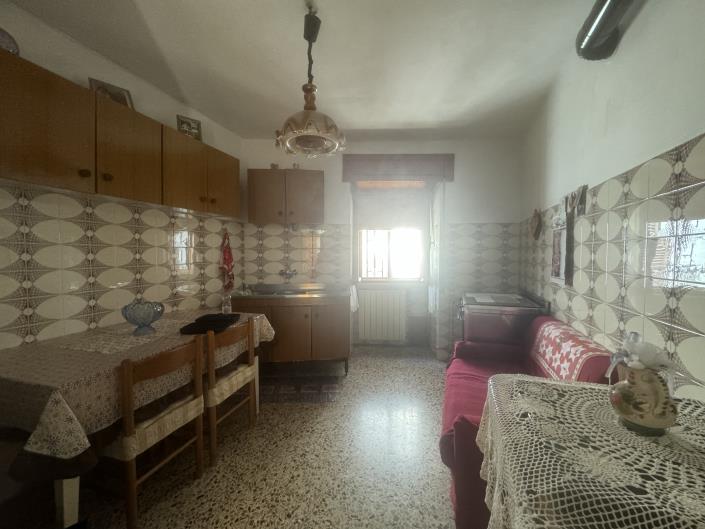 Image No.7-2 Bed Townhouse for sale