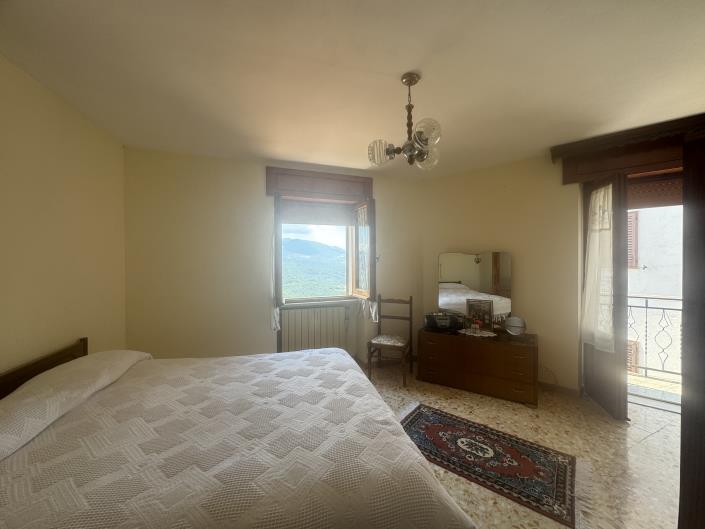 Image No.19-2 Bed Townhouse for sale