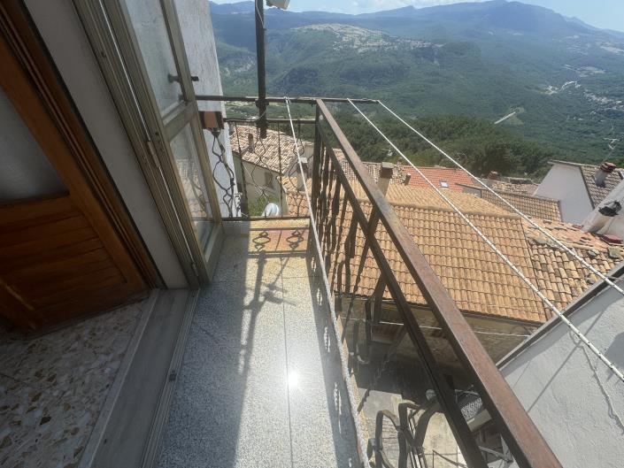 Image No.35-2 Bed Townhouse for sale