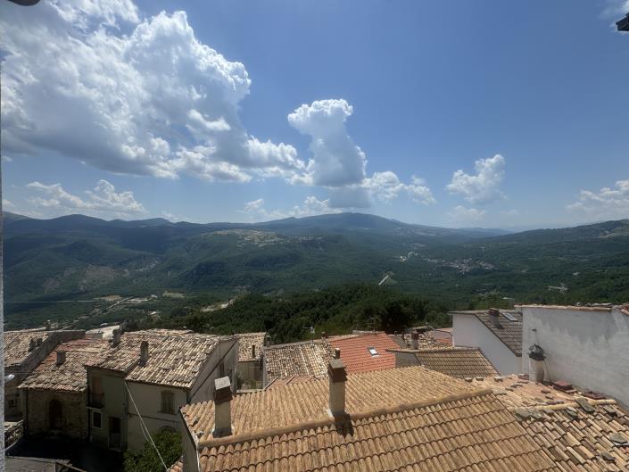 Image No.37-2 Bed Townhouse for sale