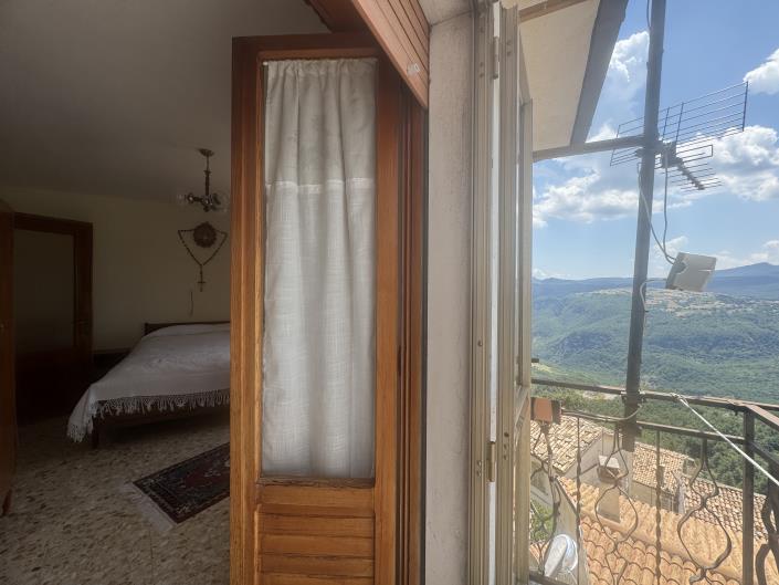 Image No.22-2 Bed Townhouse for sale