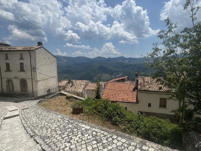 Image No.47-2 Bed Townhouse for sale