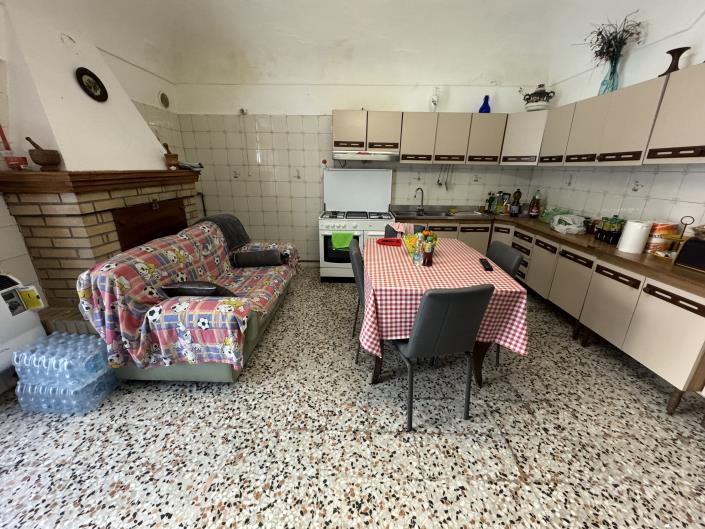 Image No.6-8 Bed Villa / Detached for sale