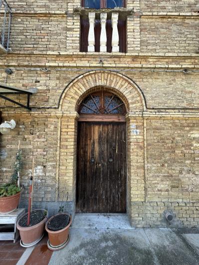 Image No.39-8 Bed Villa / Detached for sale